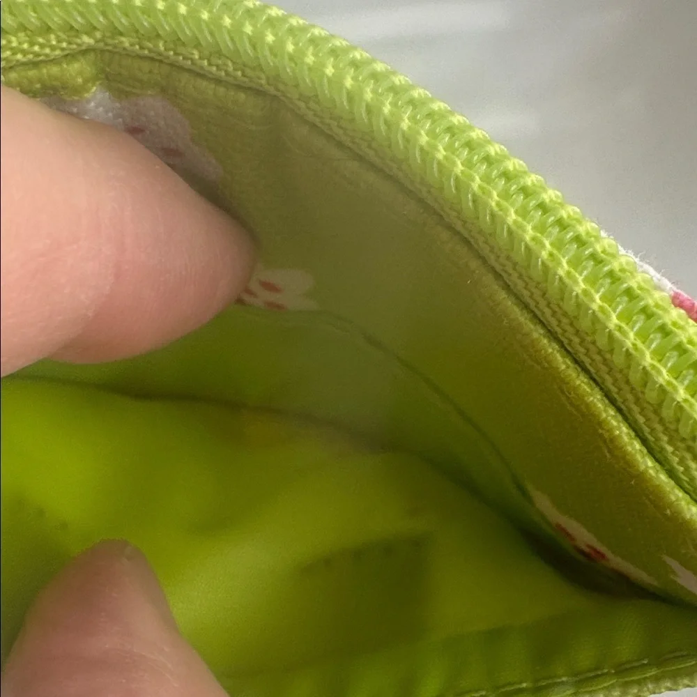 Marimekko for Clinique  Puketti Lime Green Travel Pouch Set (2)